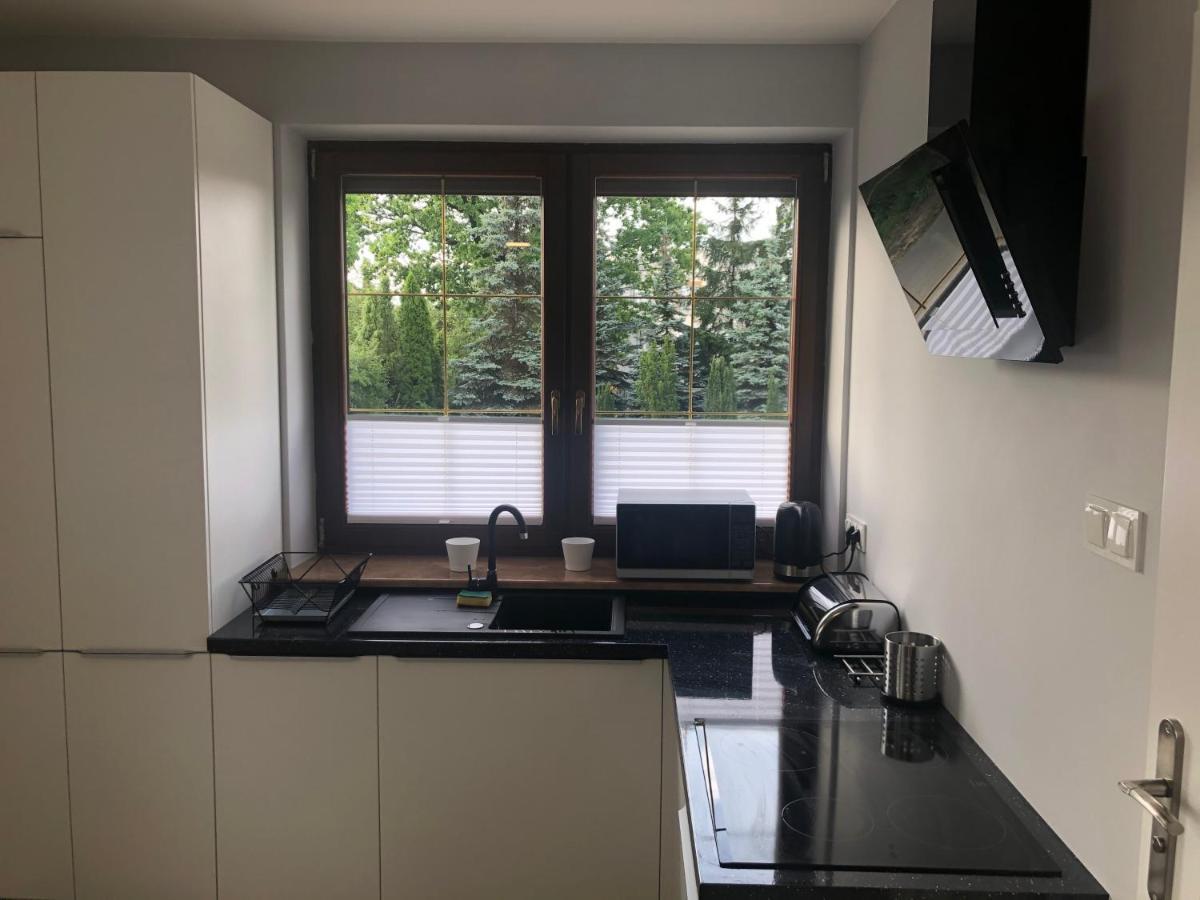 Klimatyzowane Apartamenty I Pokoje Przy Targach Kielce Exterior photo