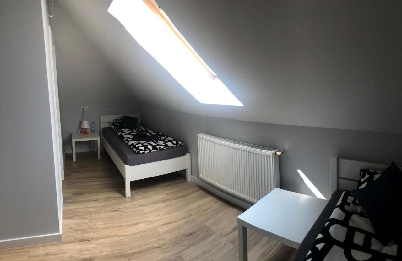 Klimatyzowane Apartamenty I Pokoje Przy Targach Kielce Exterior photo